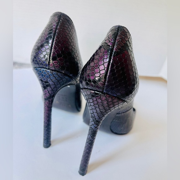 Stuart Weitzman Python Snakeskin Purple Metallic Pumps, size 7.5 FALL - Picture 5 of 15